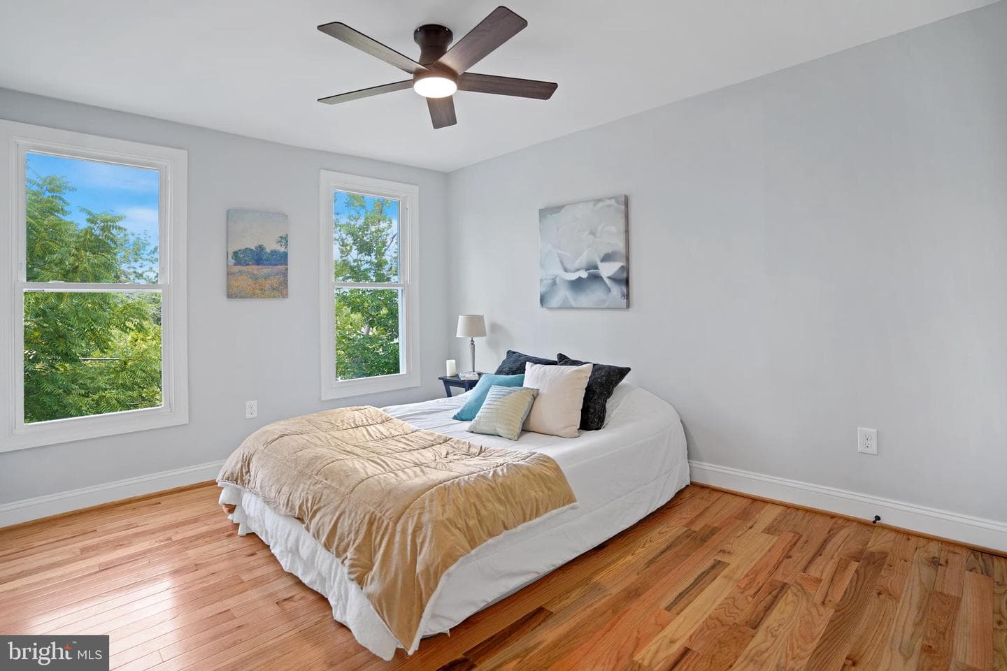 1303 Girard Street NE photo 16