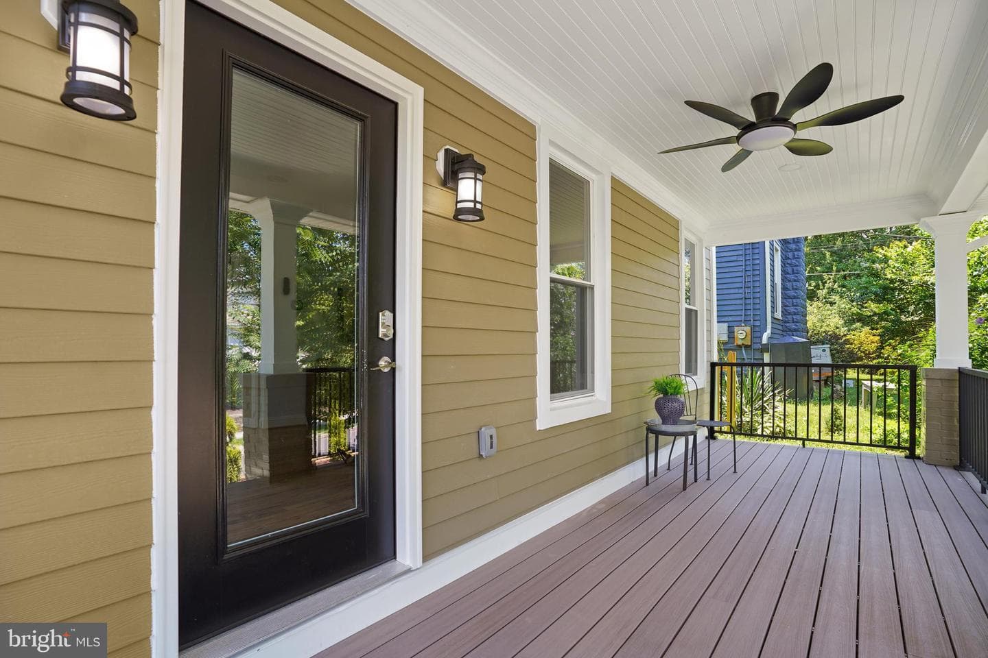 1303 Girard Street NE photo 32