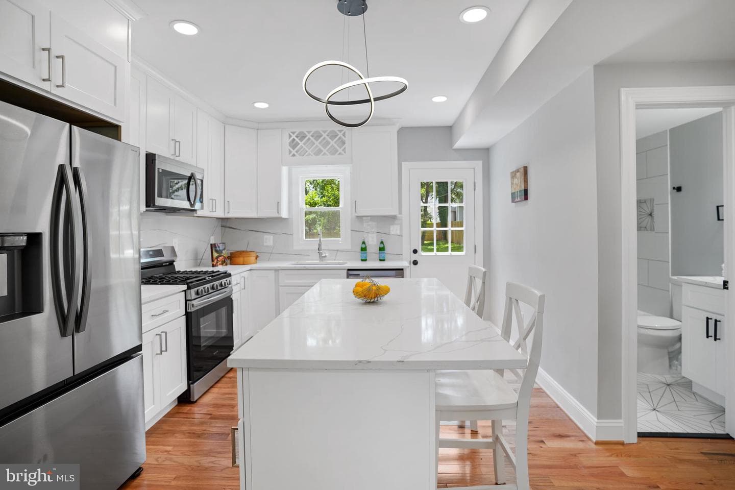 1303 Girard Street NE photo 7