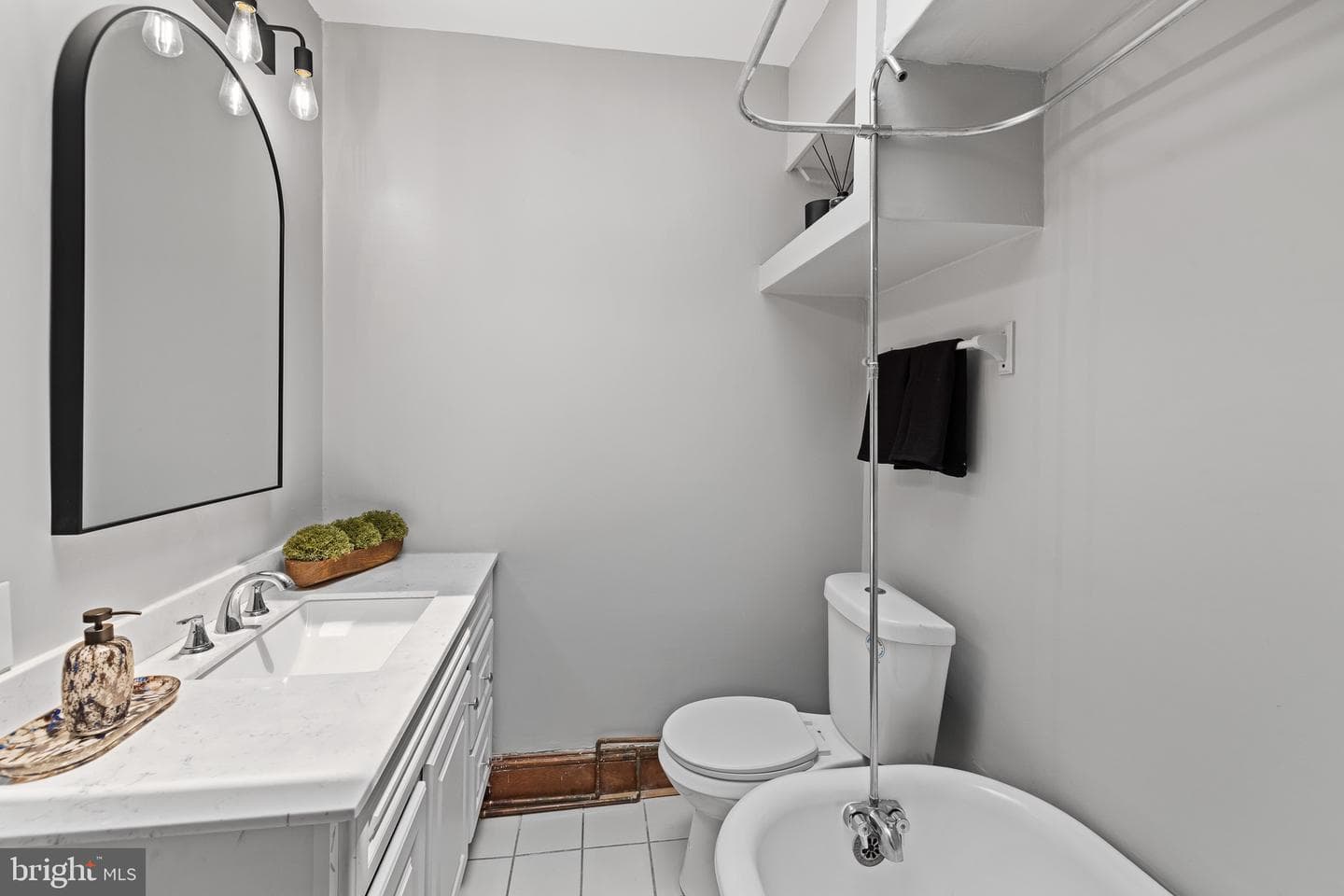 213 Channing Street NE photo 37