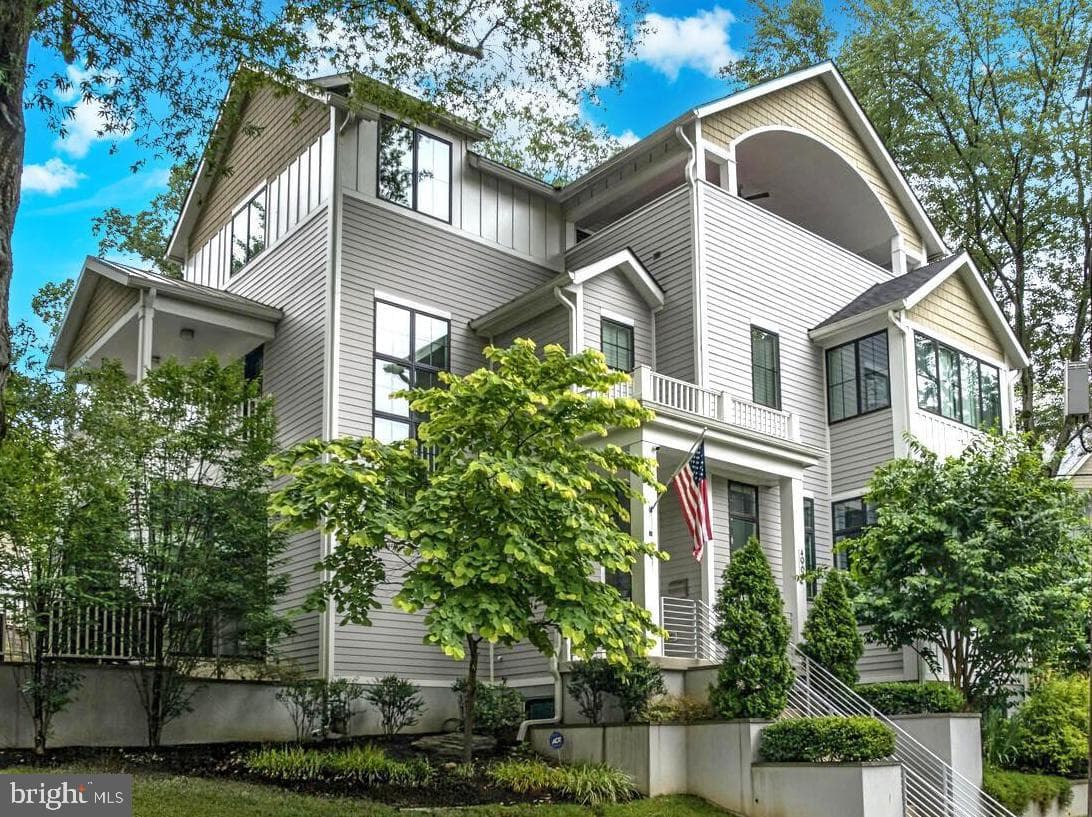 4964 Eskridge Terrace NW, Washington