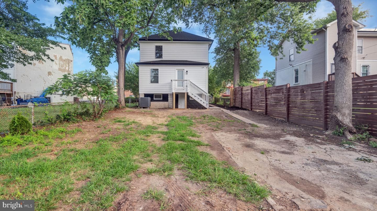 1005 Savannah Street SE photo 6