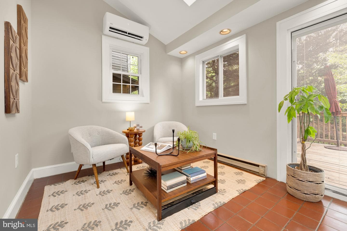 1505 Otis Street NE photo 14