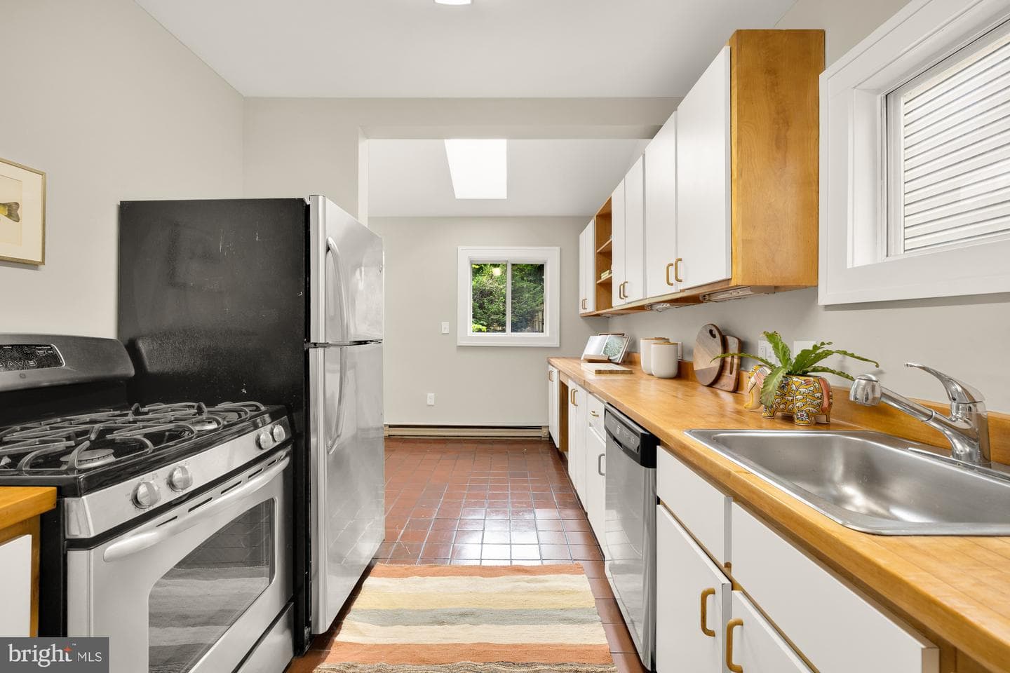 1505 Otis Street NE photo 19
