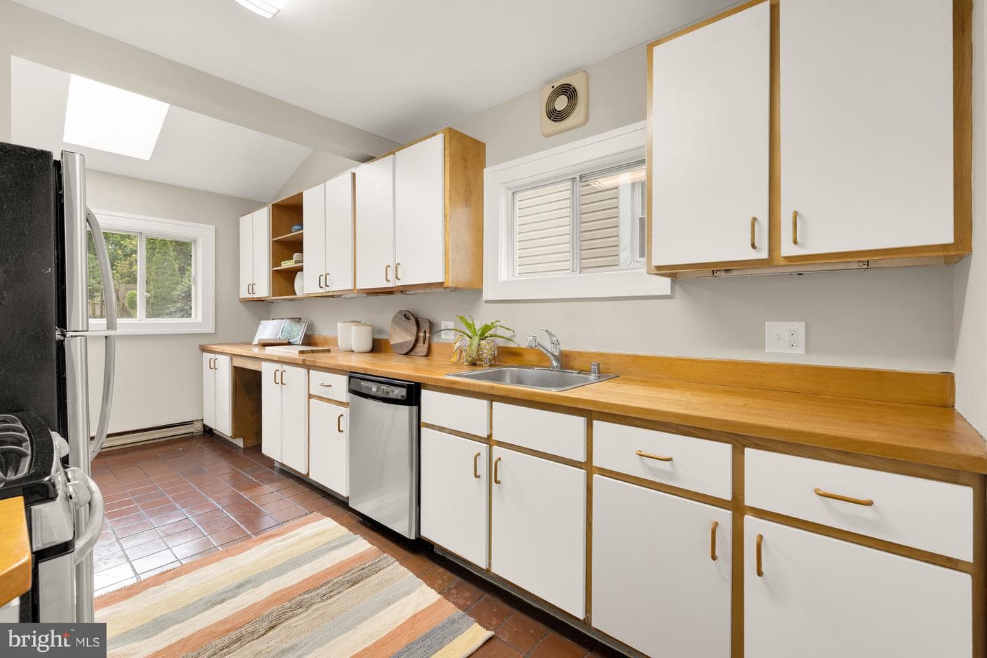 1505 Otis Street NE photo 21