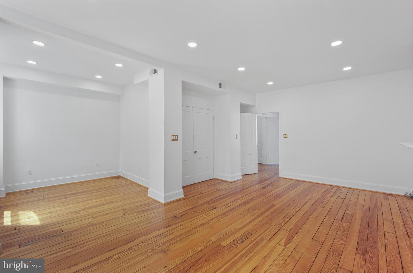 322 E Capitol Street NE photo 22