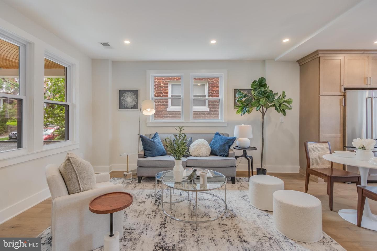 527 Quintana Place NW photo 4