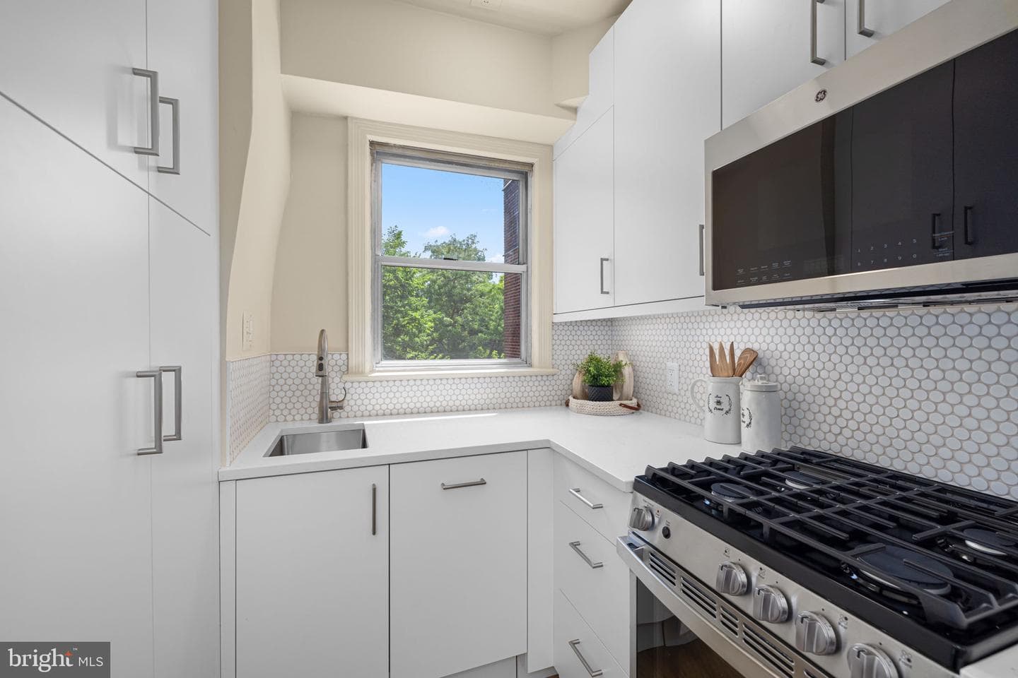 2500 Q Street NW #410 photo 2