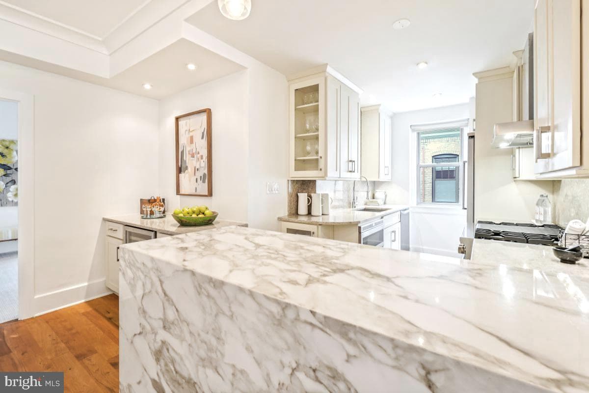 1910 Kalorama Road NW #403 photo 10