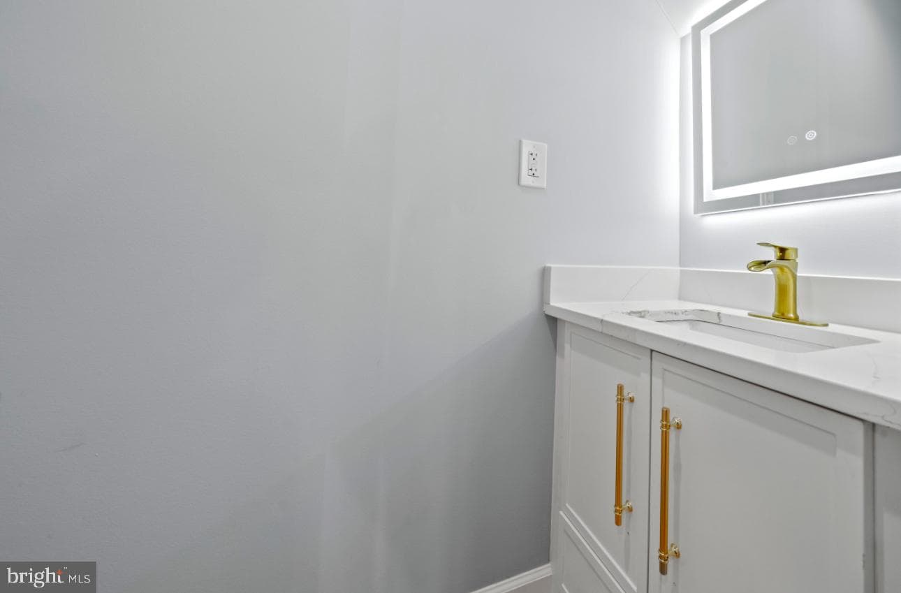2236 15th Street NE photo 9