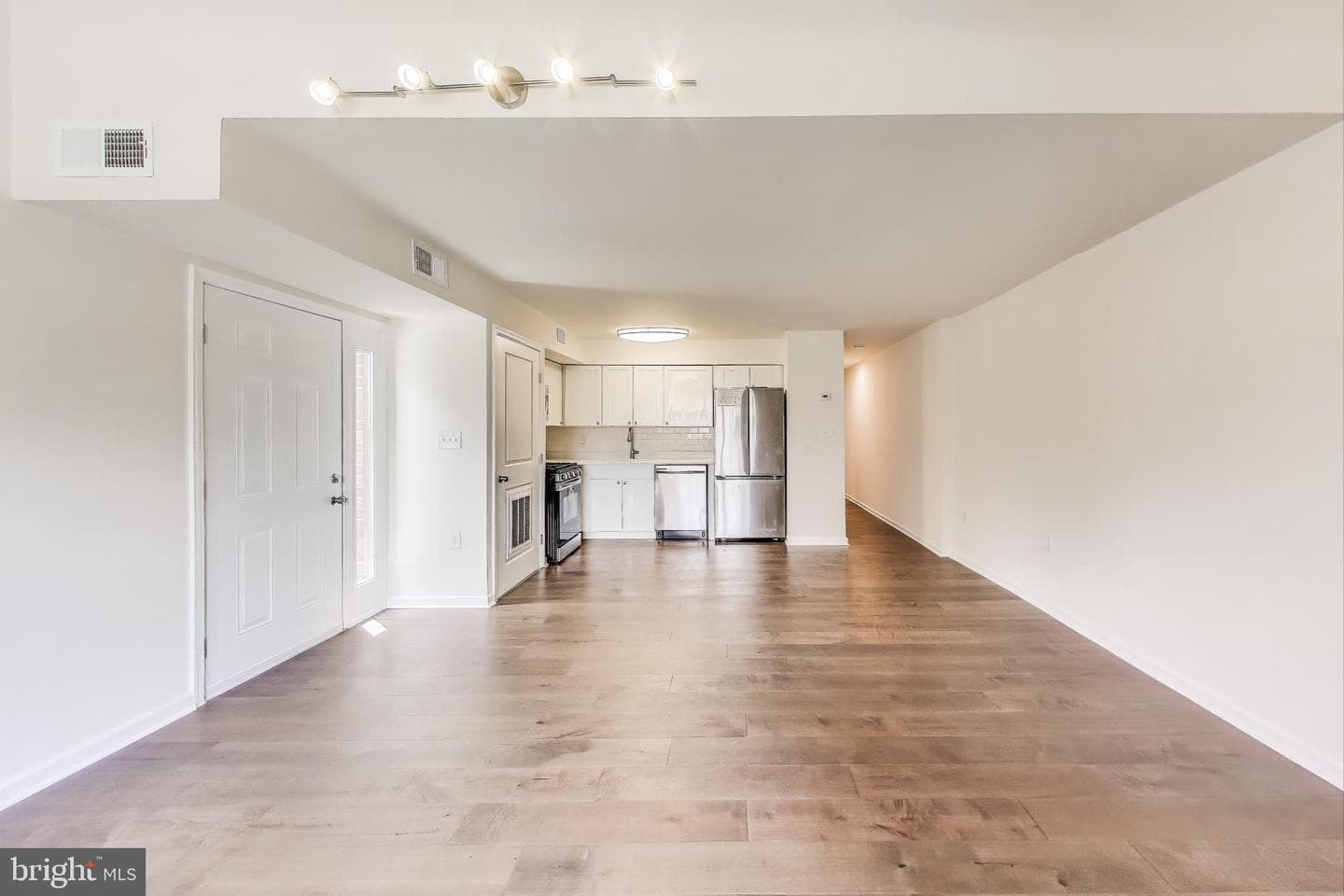 3044 Pineview Court NE #3044 photo 4