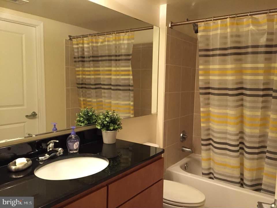 915 E Street NW #702 photo 8