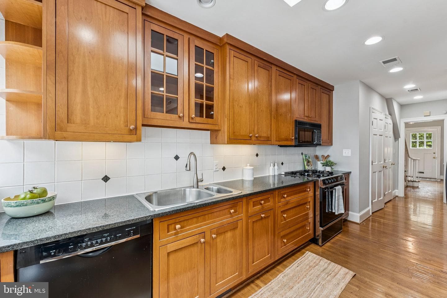 2913 Cathedral Avenue NW photo 15