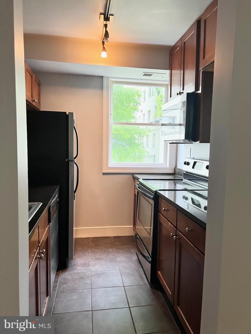 2841 Gainesville Street SE #203 photo 8