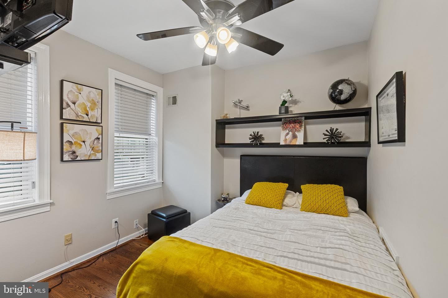 633 Elliott Street NE photo 14