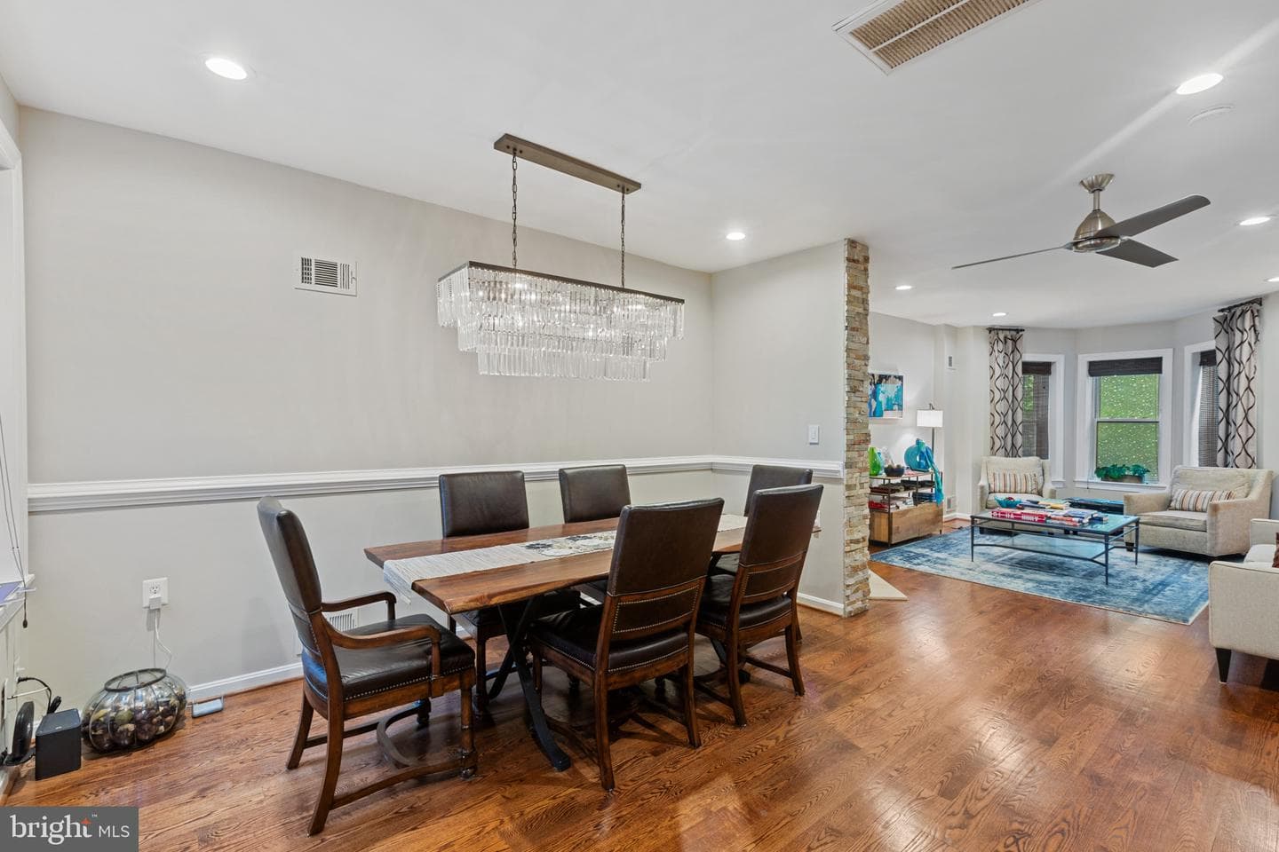 633 Elliott Street NE photo 4