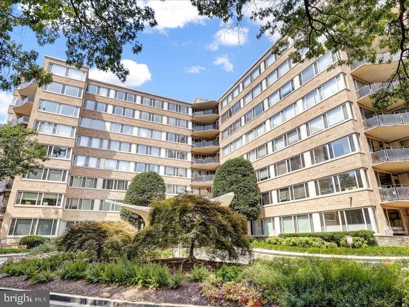 4101 Cathedral Avenue NW #409 photo 1
