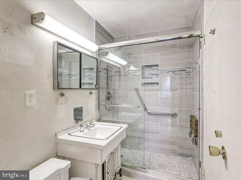 4101 Cathedral Avenue NW #409 photo 17