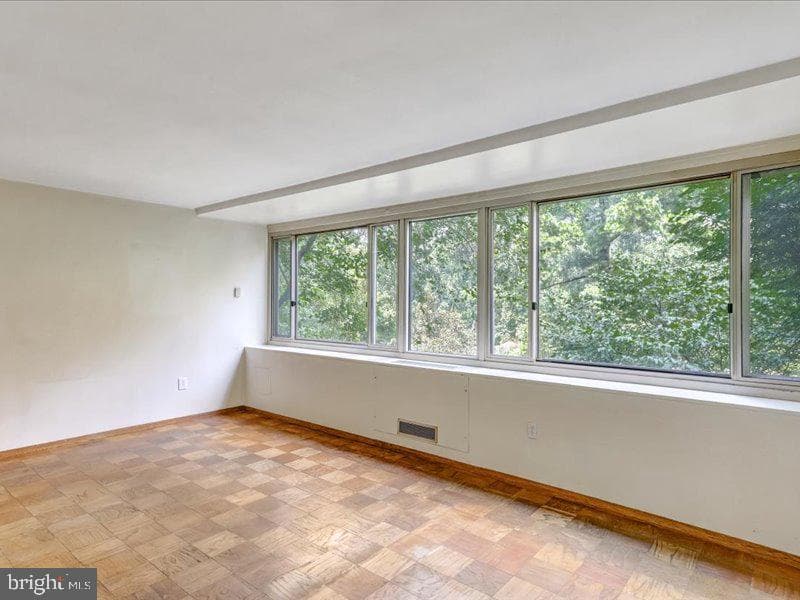 4101 Cathedral Avenue NW #409 photo 9