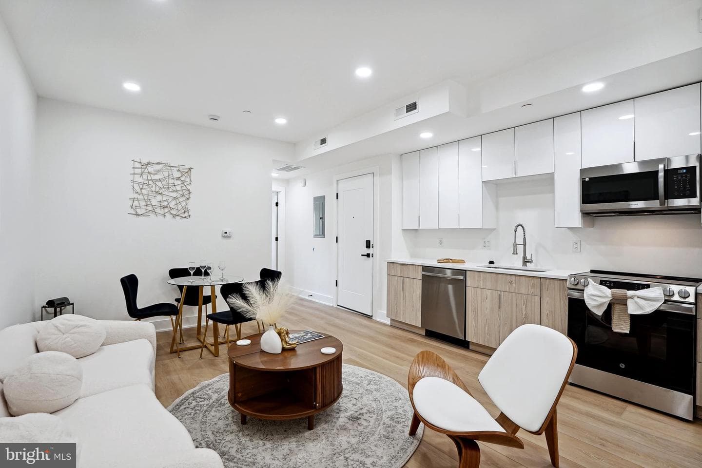1372 Bryant Street NE #3a photo 6