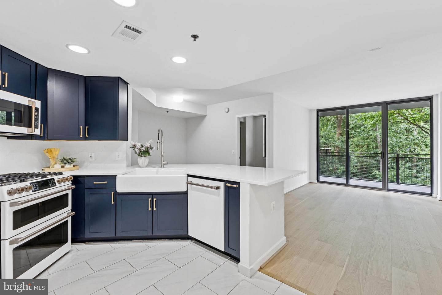 3883 Connecticut Avenue NW #313 photo 1