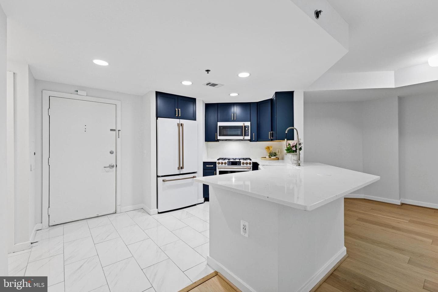 3883 Connecticut Avenue NW #313 photo 3