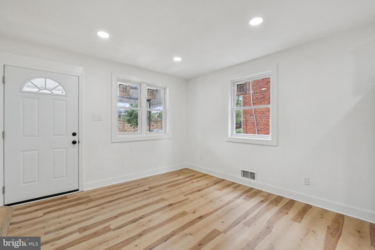 24 55th Street NE photo 19