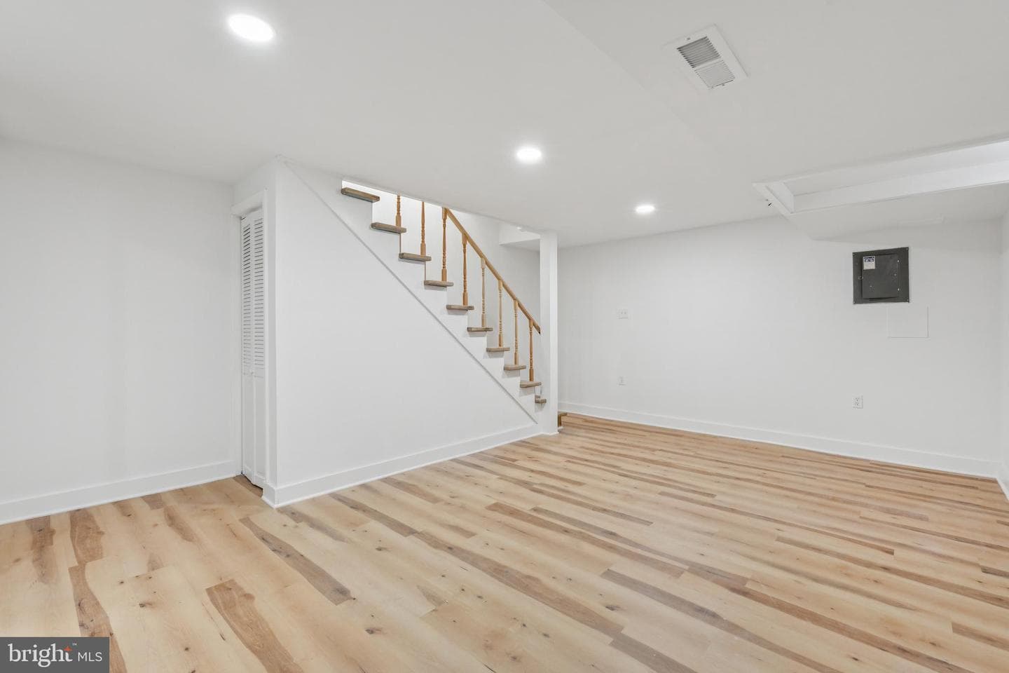 24 55th Street NE photo 23
