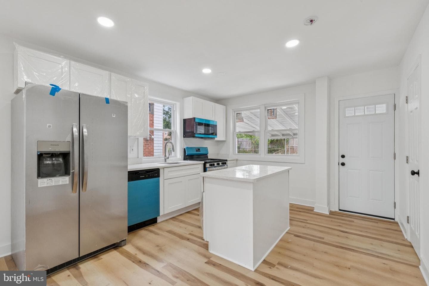 24 55th Street NE photo 3