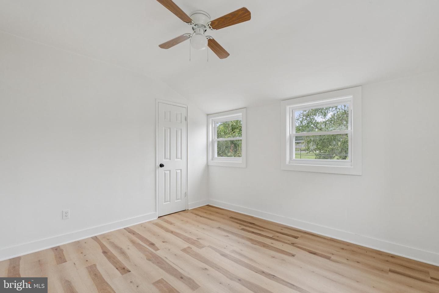 24 55th Street NE photo 8
