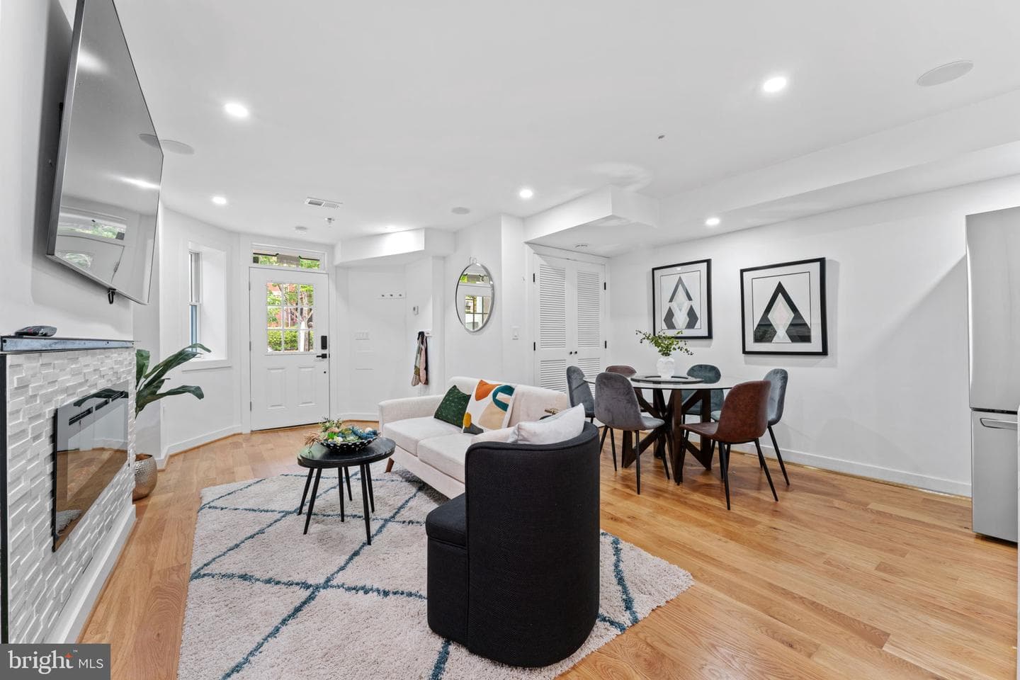 1312 Fairmont Street NW photo 8