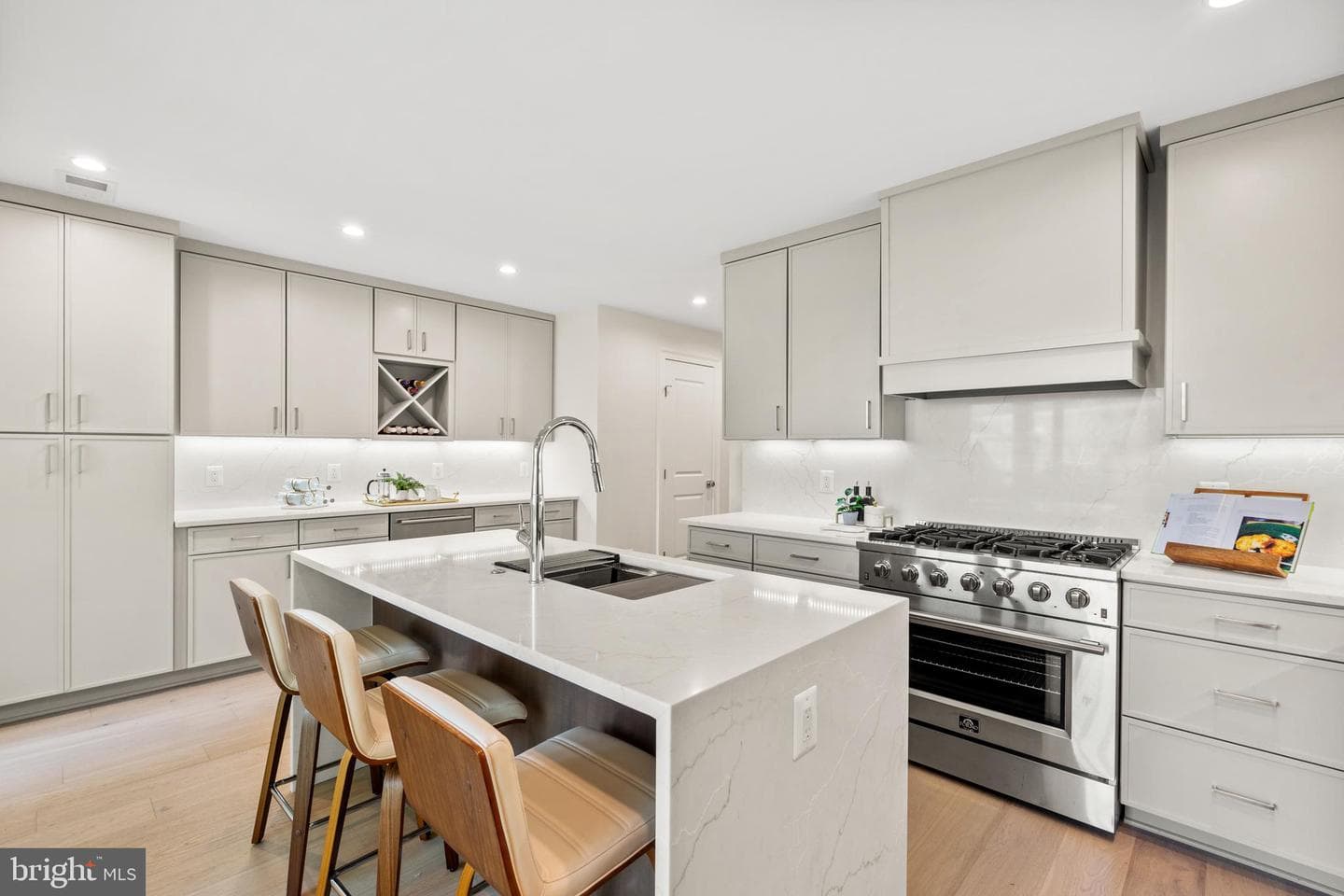 4435 Harrison Street NW photo 8