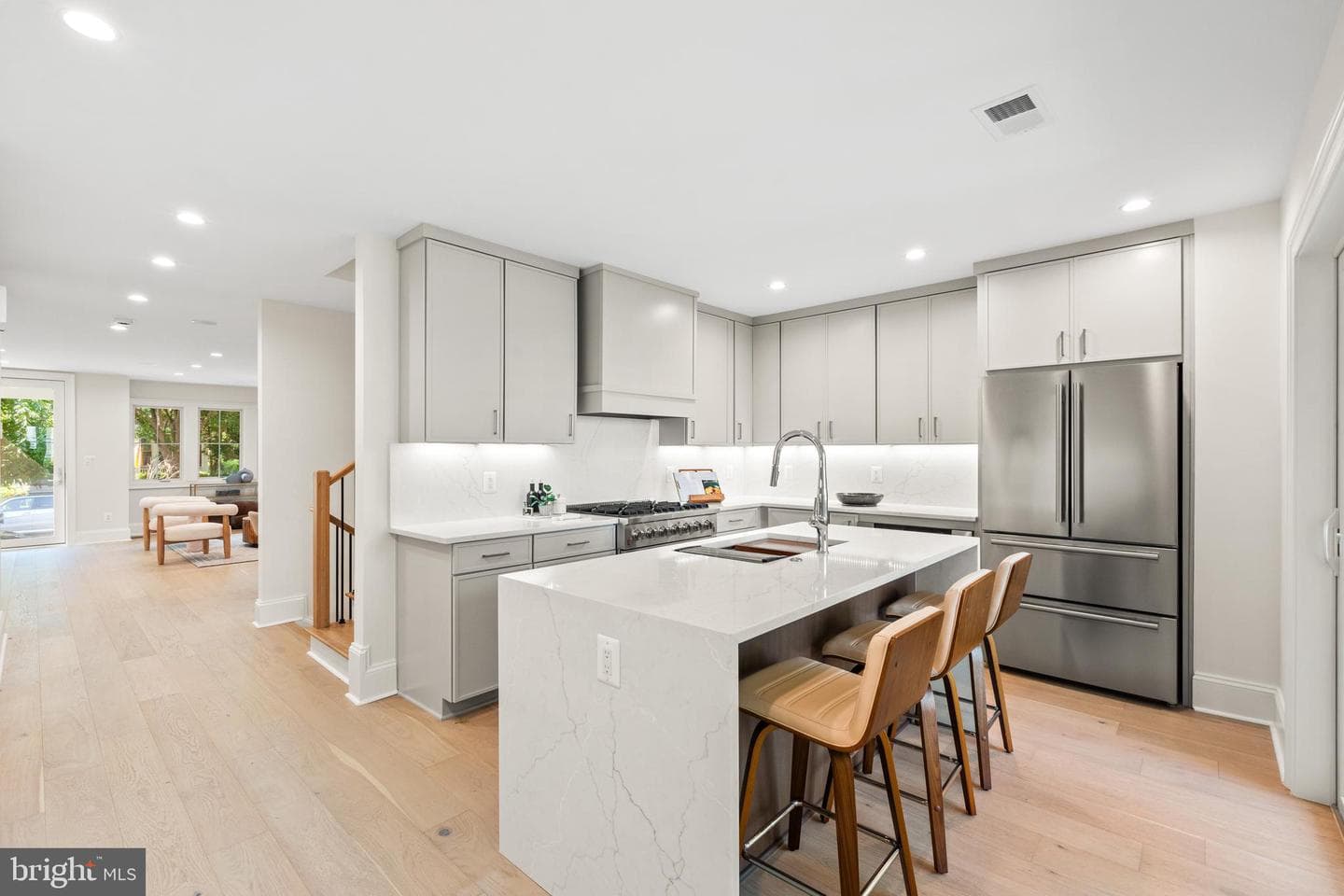 4435 Harrison Street NW photo 9