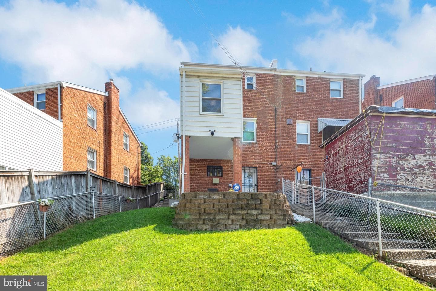 707 Hilltop Terrace SE photo 5