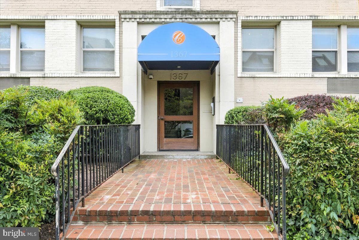 1367 K Street SE #b, Washington