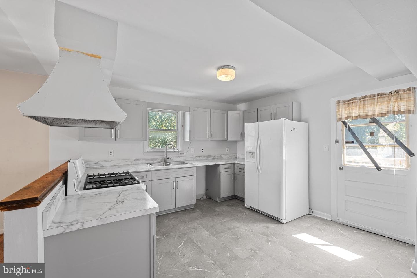 4052 Martin Luther King Jr Avenue SW photo 8