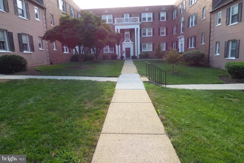 2112 38th Street SE #102 photo 2