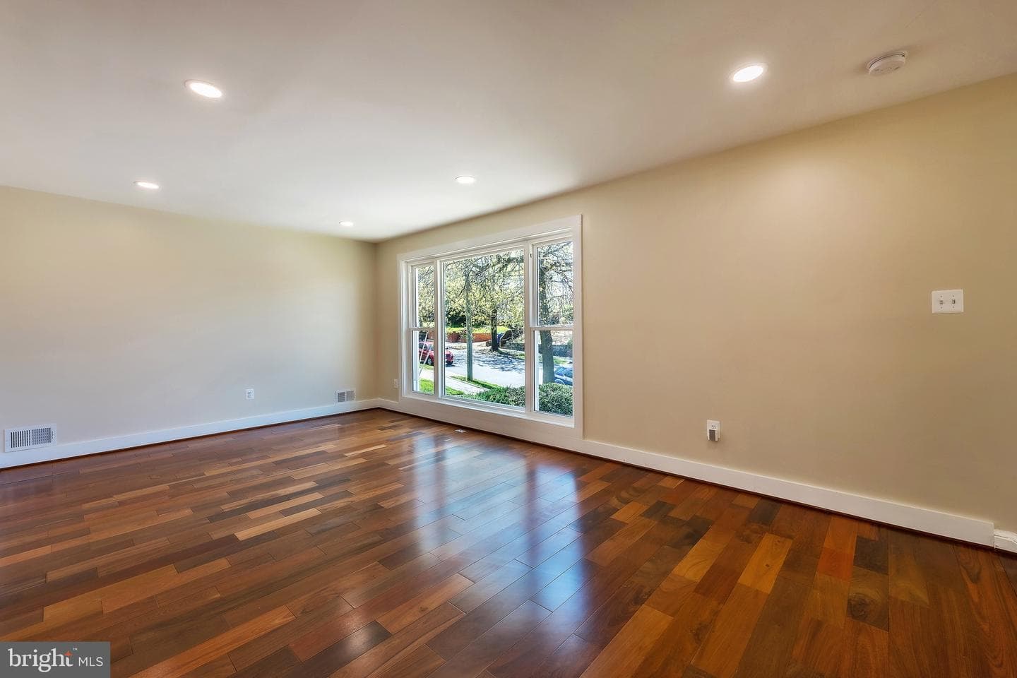 3651 Highwood Drive SE photo 17