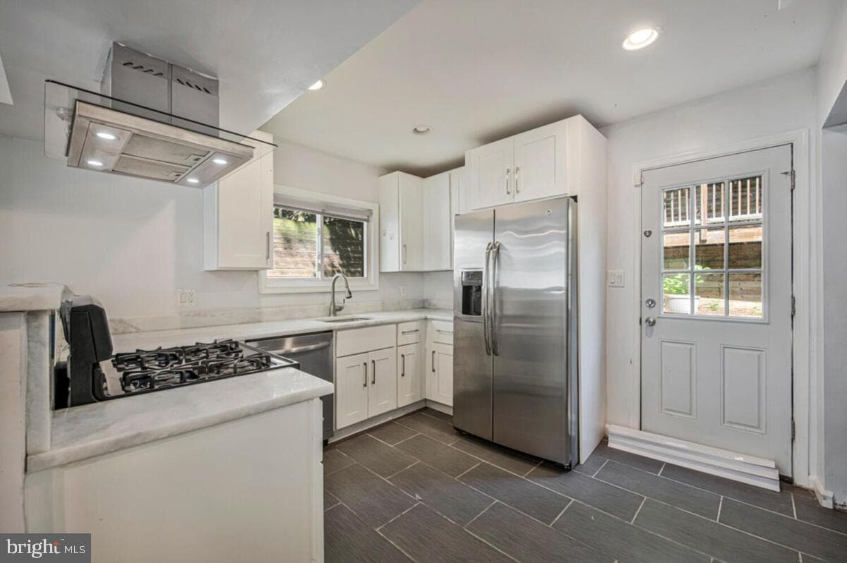 5318 Jay Street NE photo 16