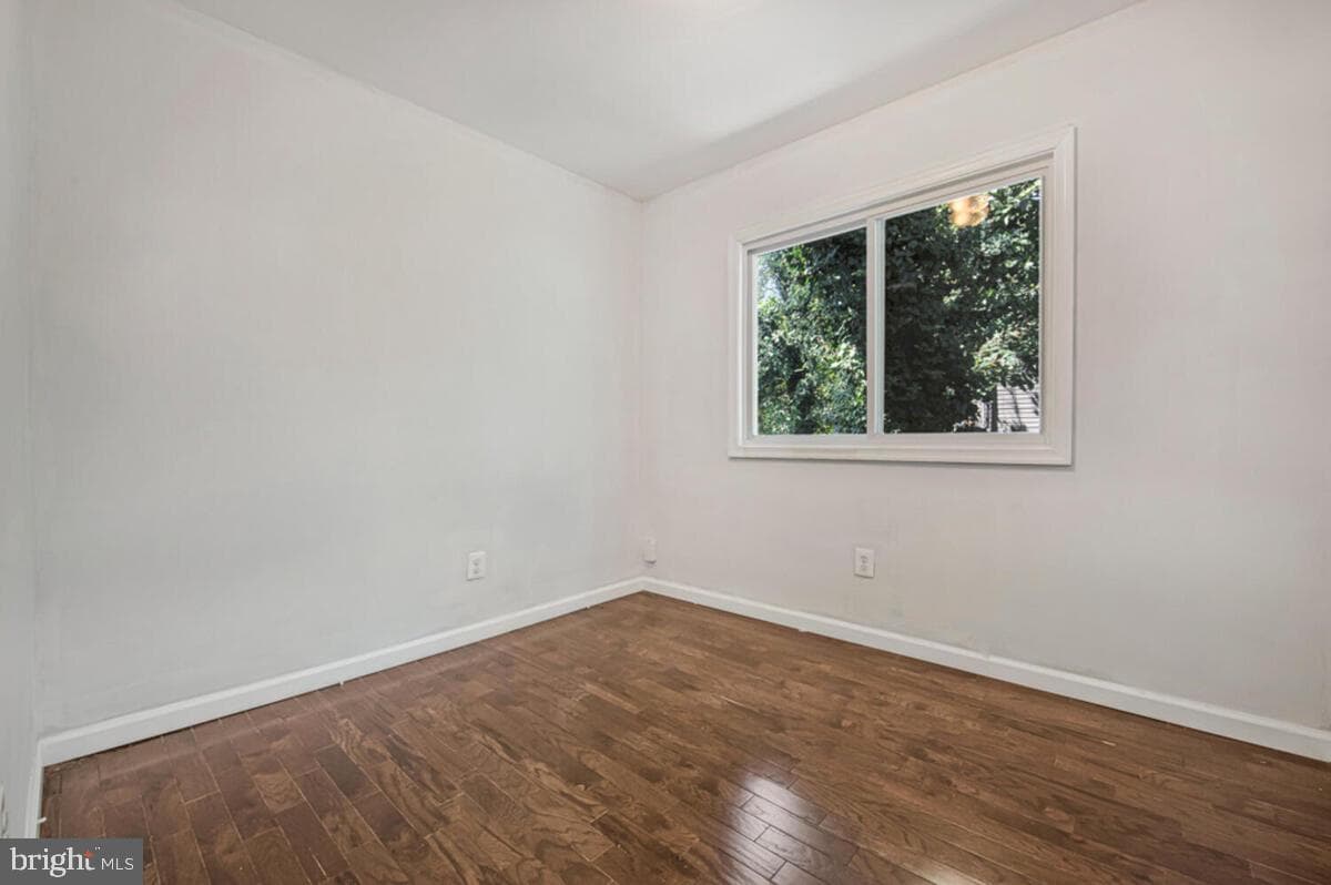 5318 Jay Street NE photo 23