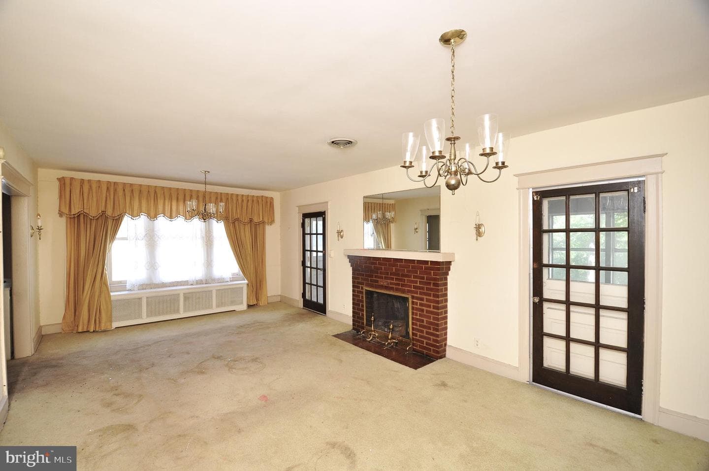 1619 Evarts Street NE photo 4
