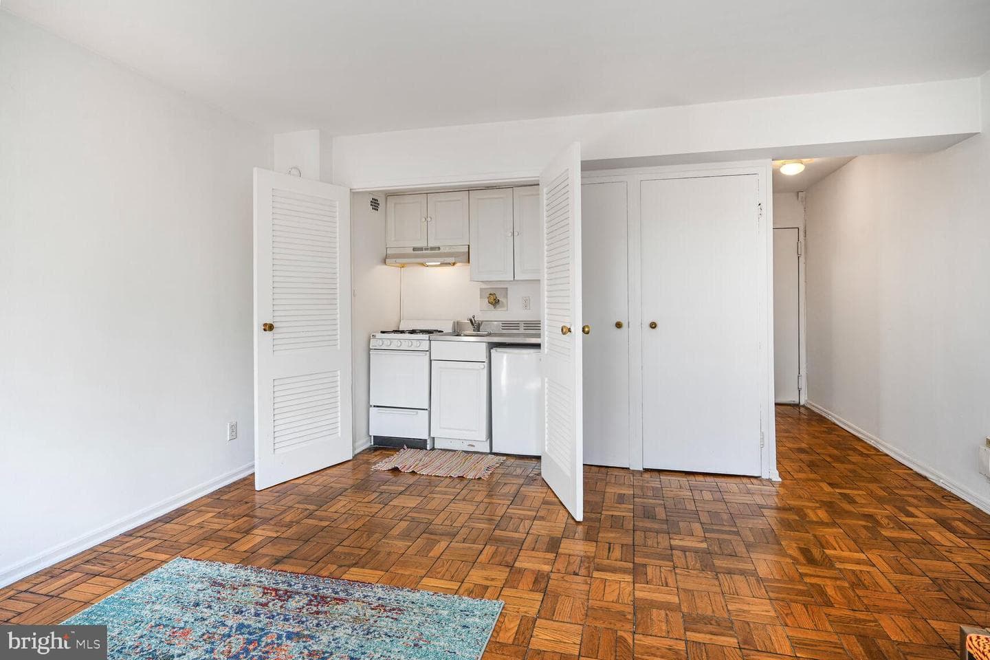 1801 Clydesdale Place NW #407 photo 5