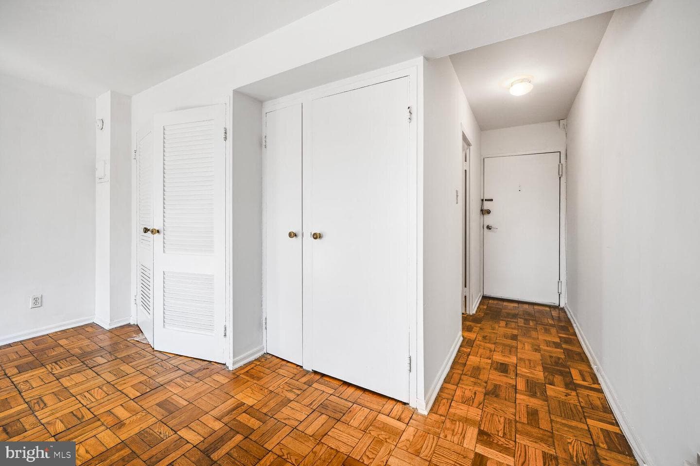 1801 Clydesdale Place NW #407 photo 8