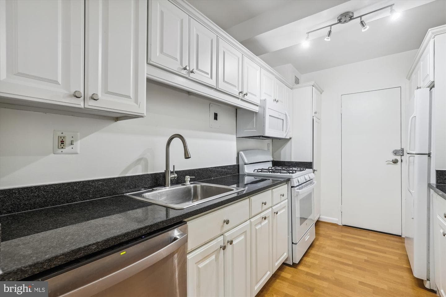4201 Cathedral Avenue NW #507w photo 15