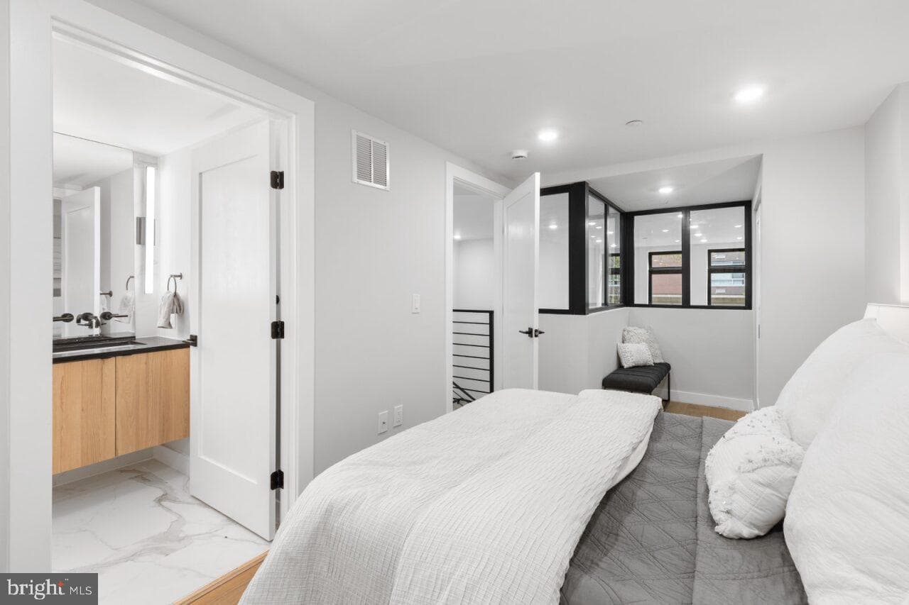 1208 M Street NW #11 photo 29