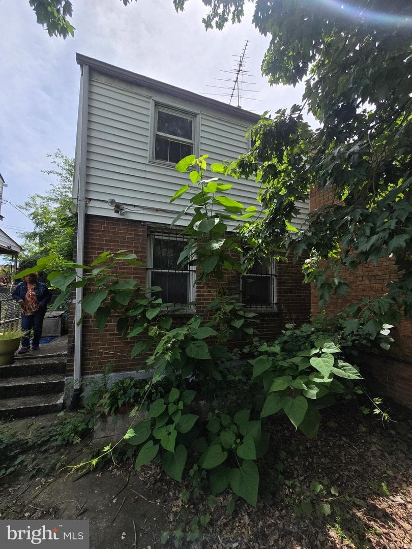 812 Division Avenue NE photo 8