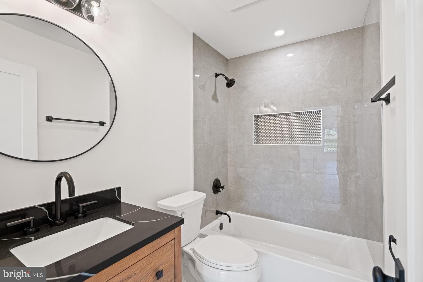 5631 Macarthur Boulevard NW photo 45