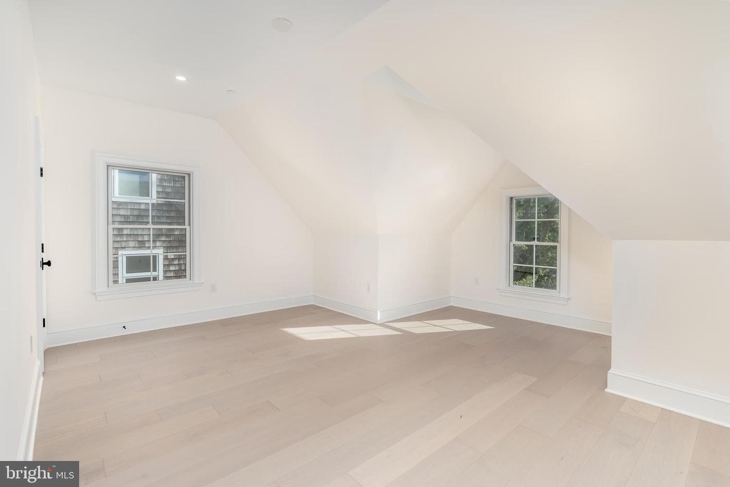 5631 Macarthur Boulevard NW photo 50