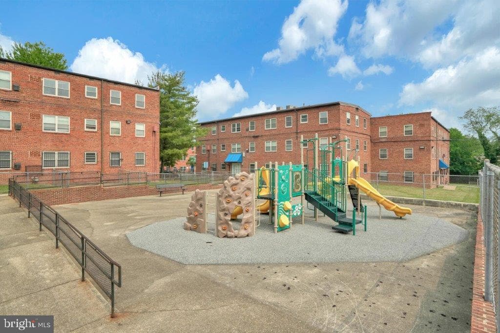 2642 Birney Place, SE #101 photo 17