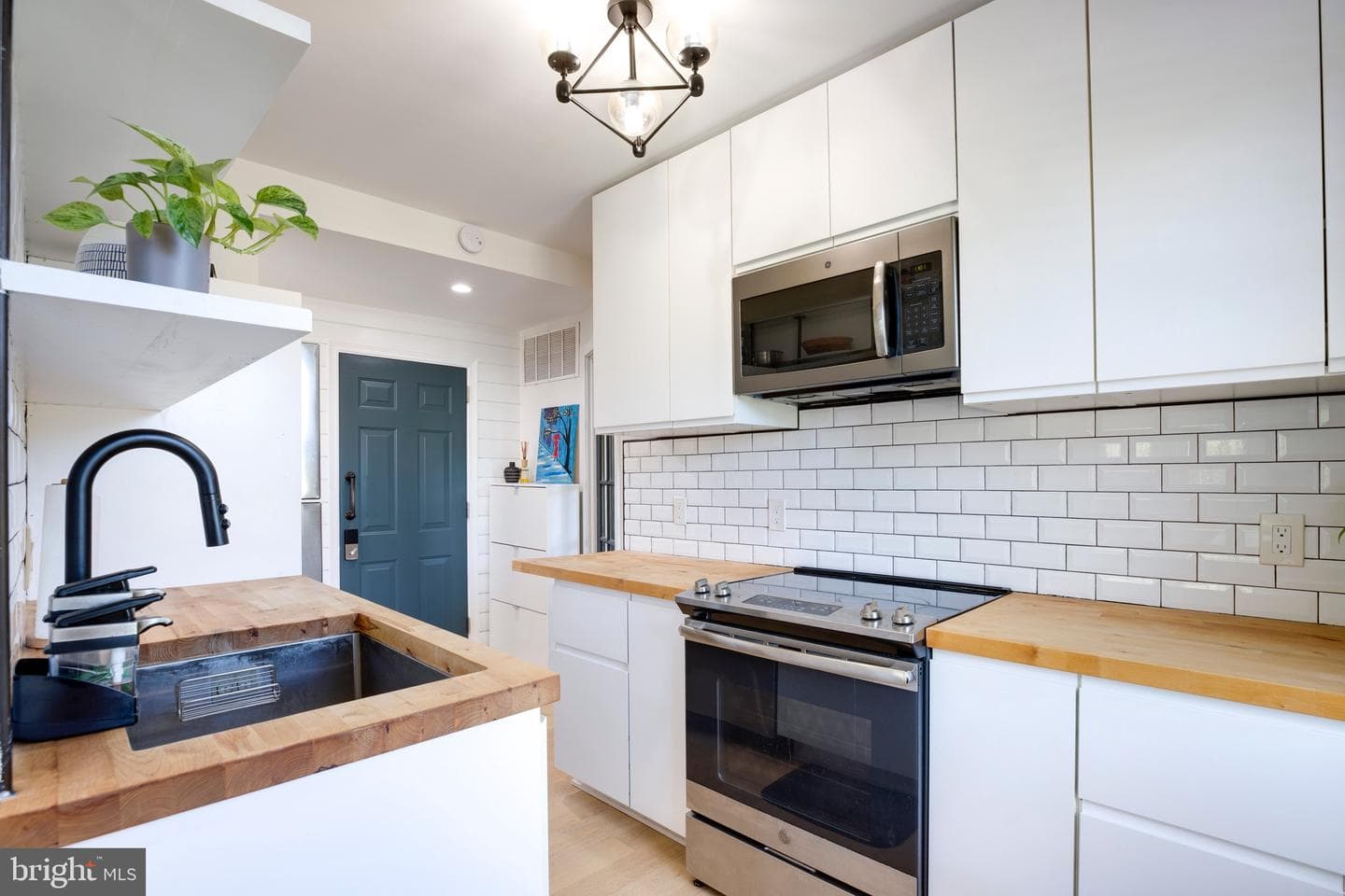 2625 3rd Street NE #203